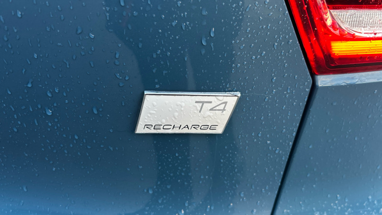 Volvo Xc40 1.5 T4 Recharge PHEV Plus Dark 5dr Auto Estate